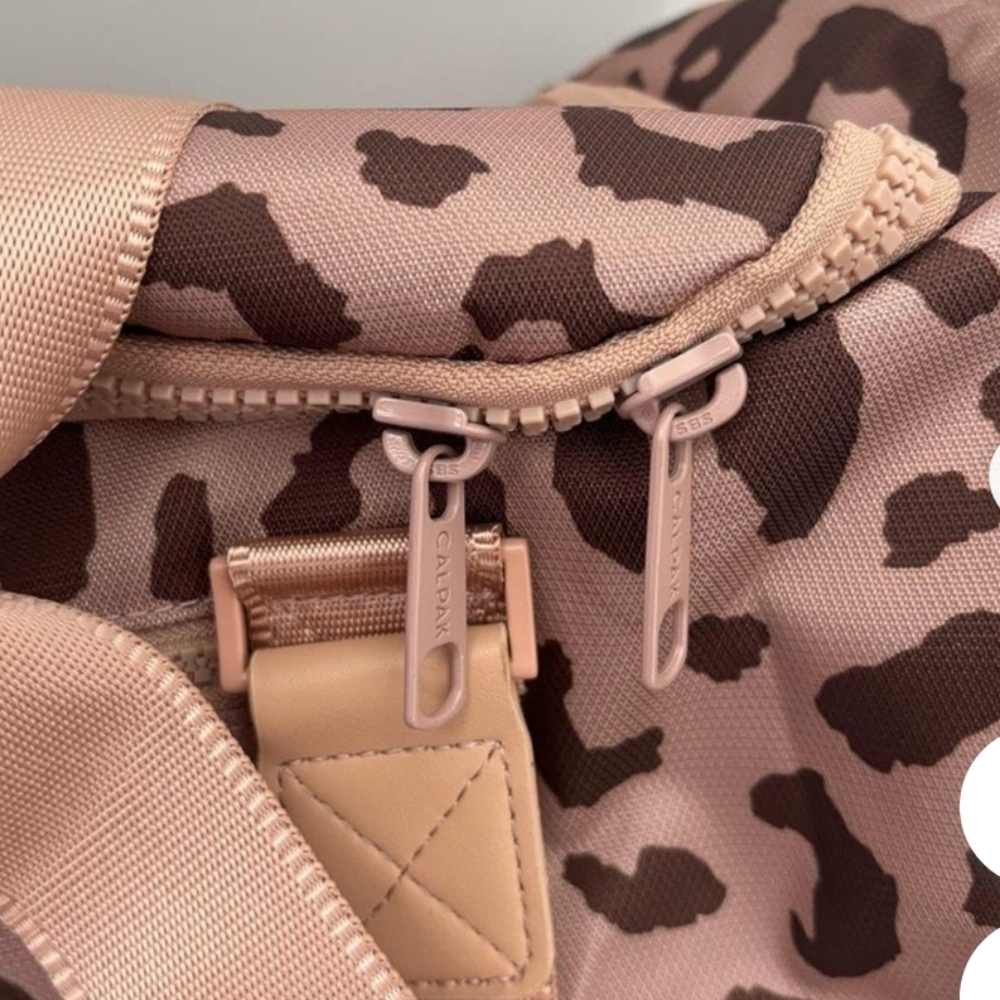 Calpak Stevyn duffle w shoe compartment - Picture 8 of 10